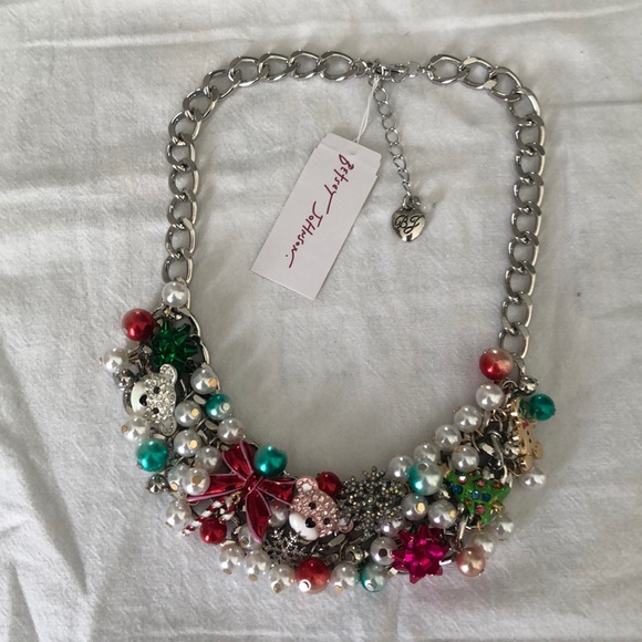 Betsey Johnson Silver Tone Bib Necklace Christmas Charms & Shaky Faux Pearls NWT - Picture 14 of 16
